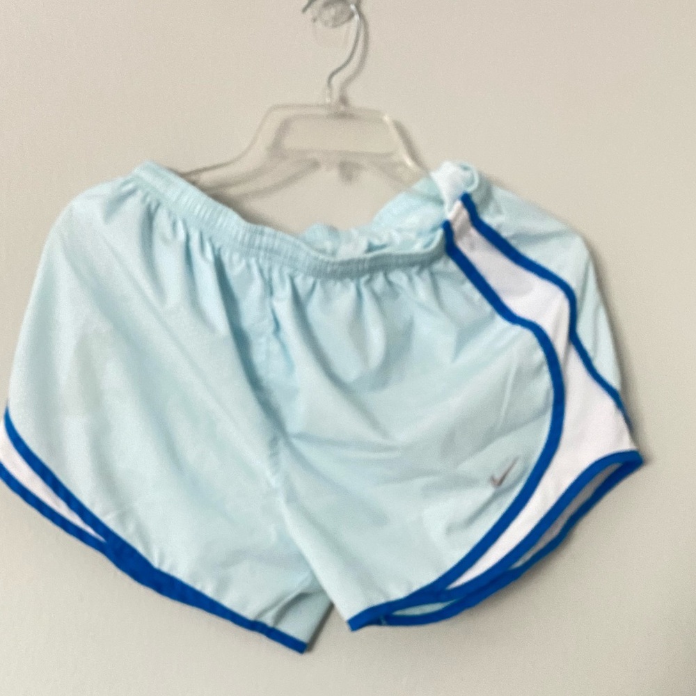 WOMENS NIKE SHORTS BABY BLUE ATHLETIC SIZE MEDIUM
